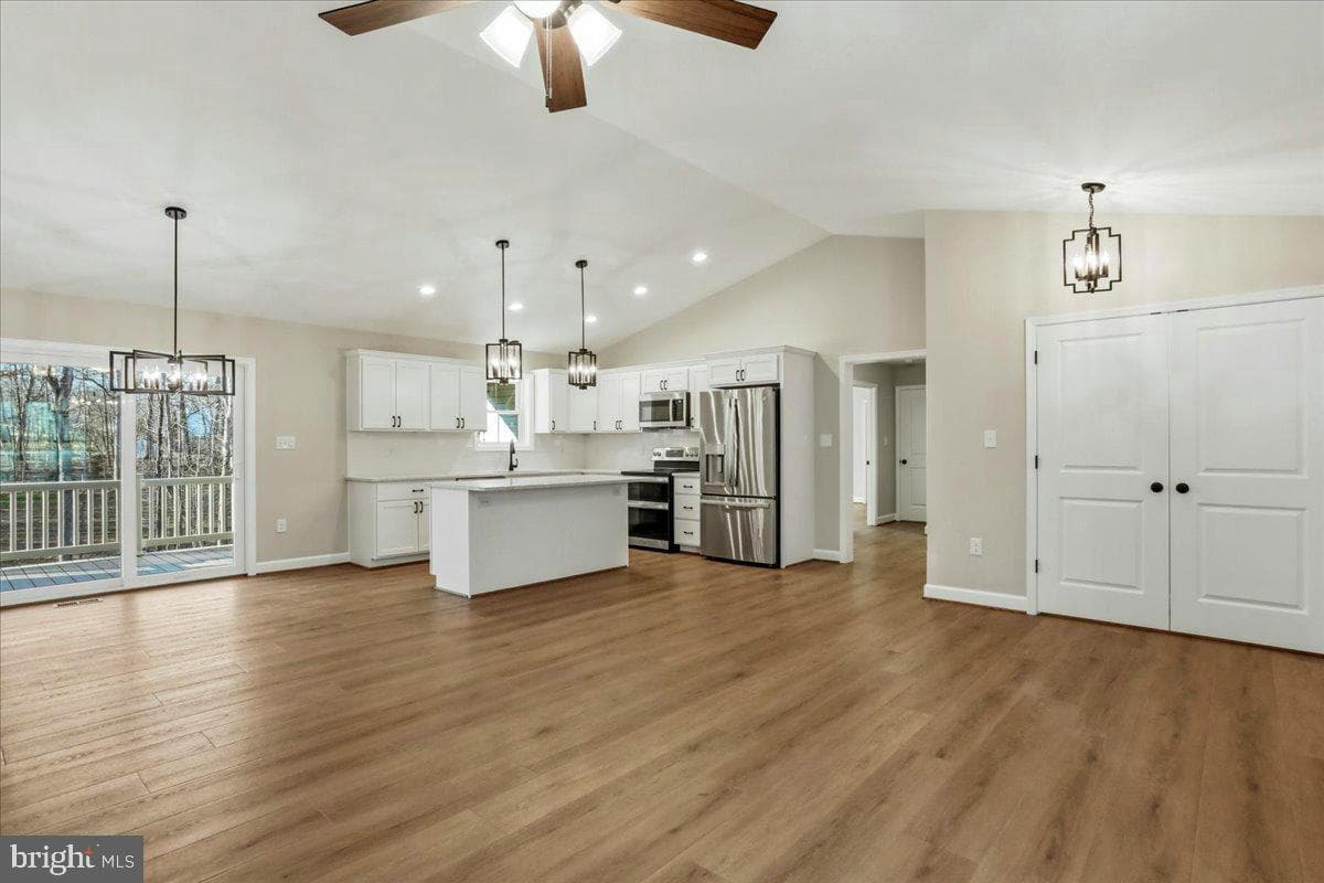 99 Lakeside Dr photo 14
