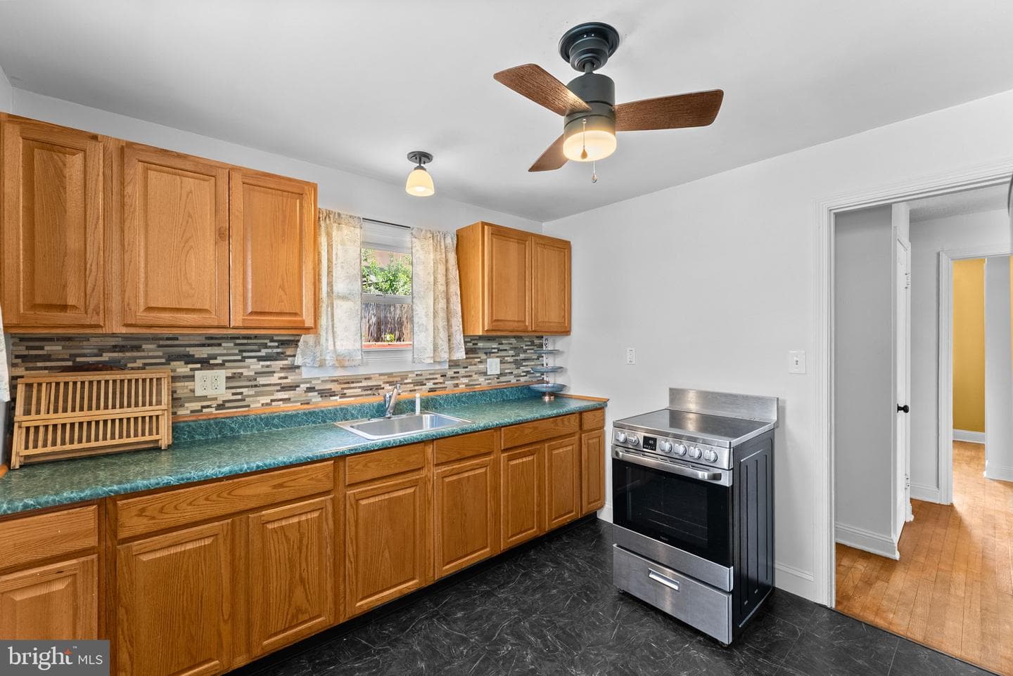 355 W 9th Street photo 9