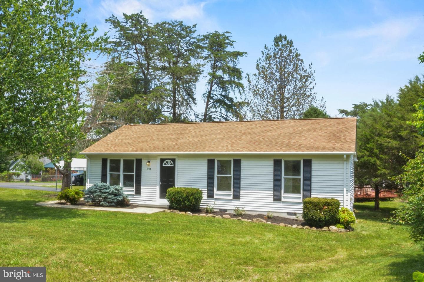 516 W Duck Street photo 4