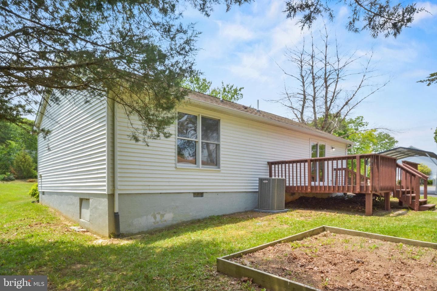 516 W Duck Street photo 5
