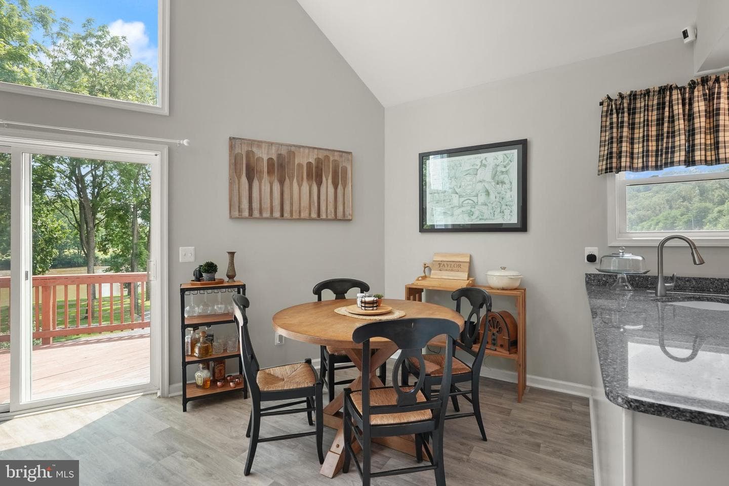 735 Sunset Village Road photo 16