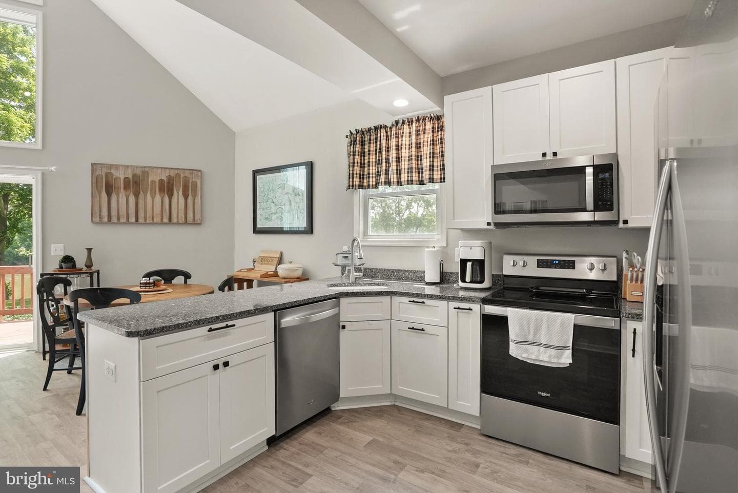 735 Sunset Village Road photo 18