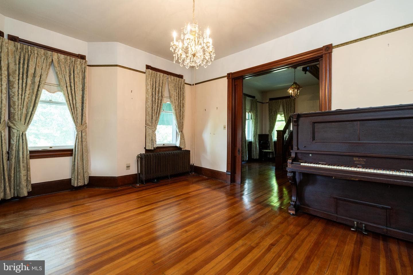 413 Grand Avenue photo 18