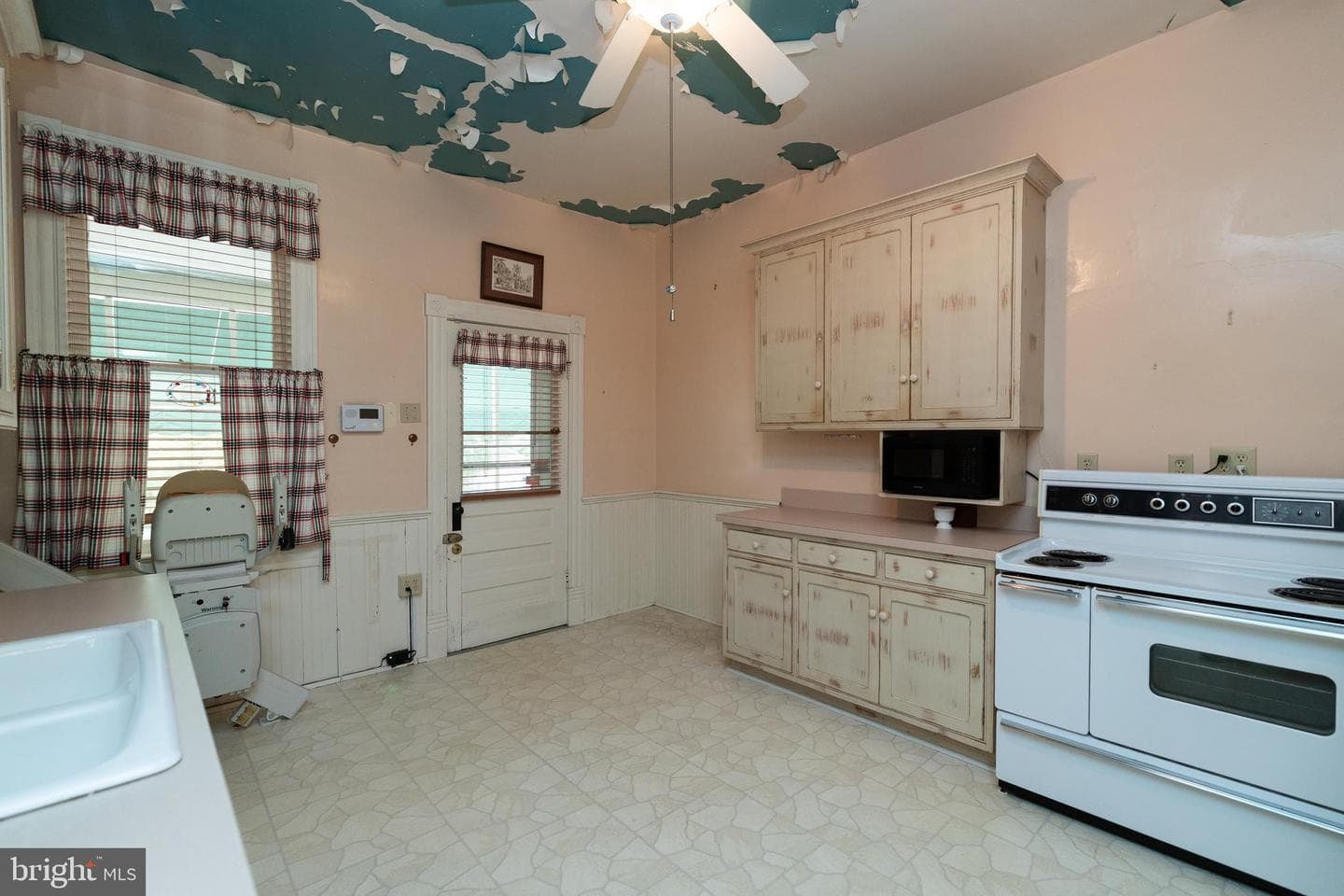 413 Grand Avenue photo 22