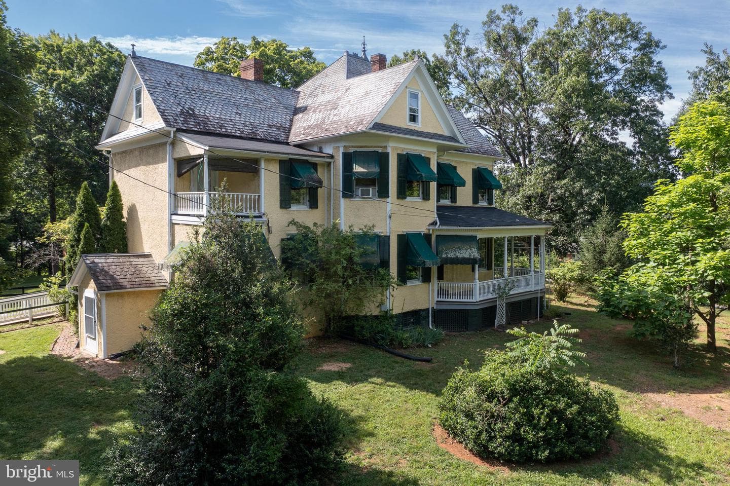 413 Grand Avenue photo 3
