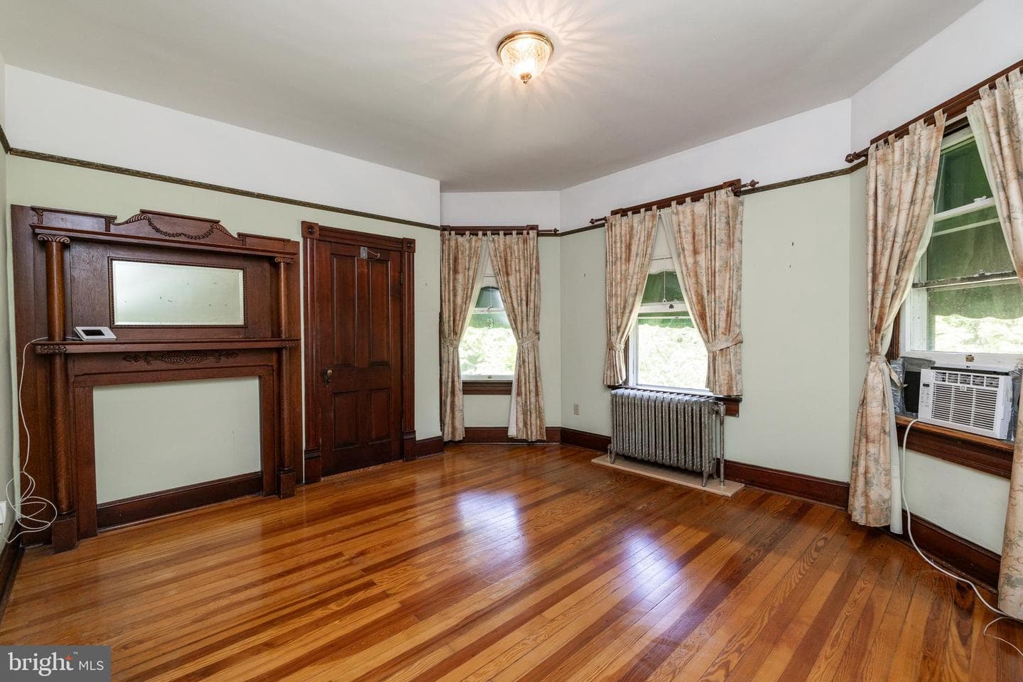 413 Grand Avenue photo 34