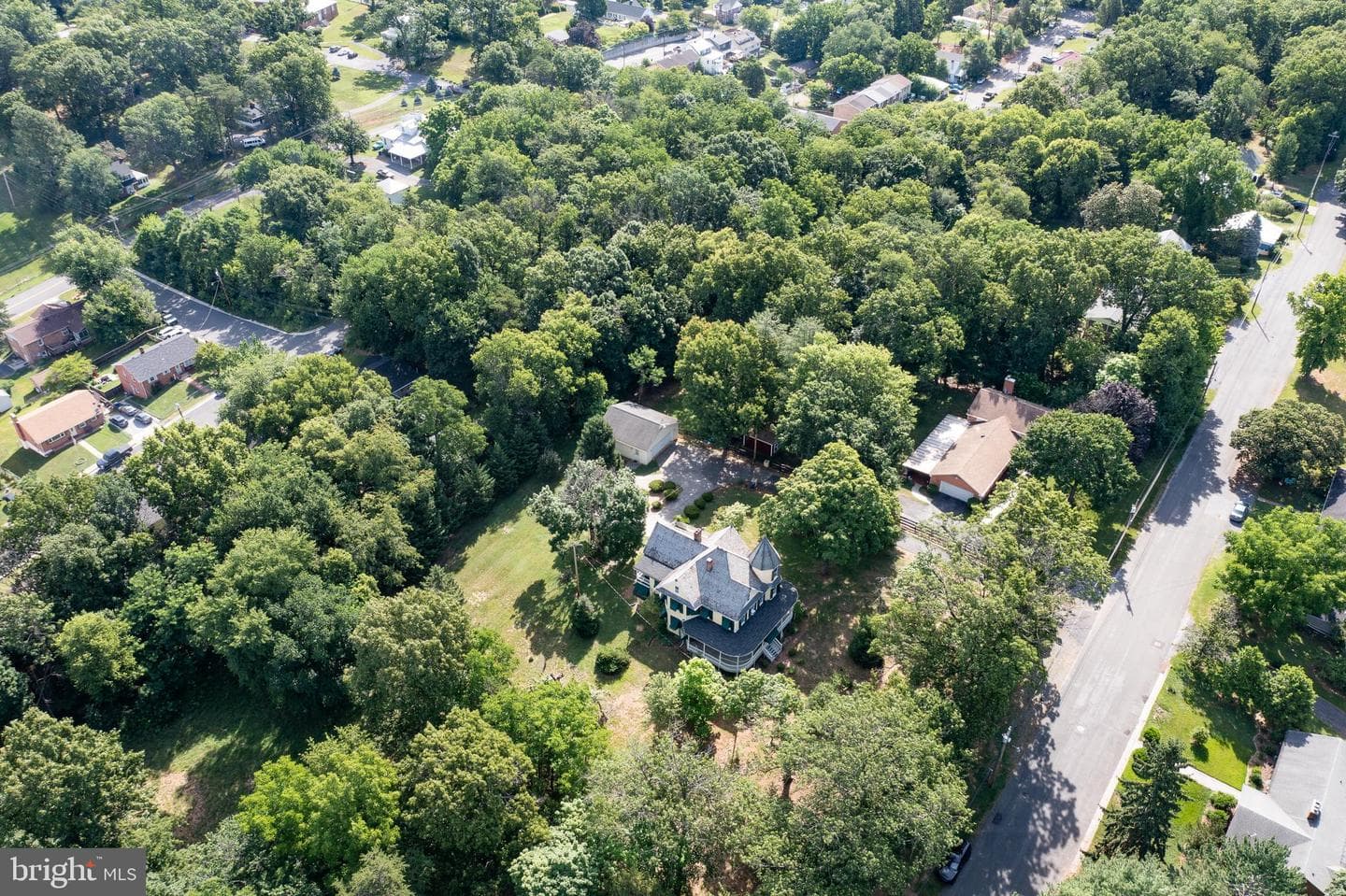 413 Grand Avenue photo 4