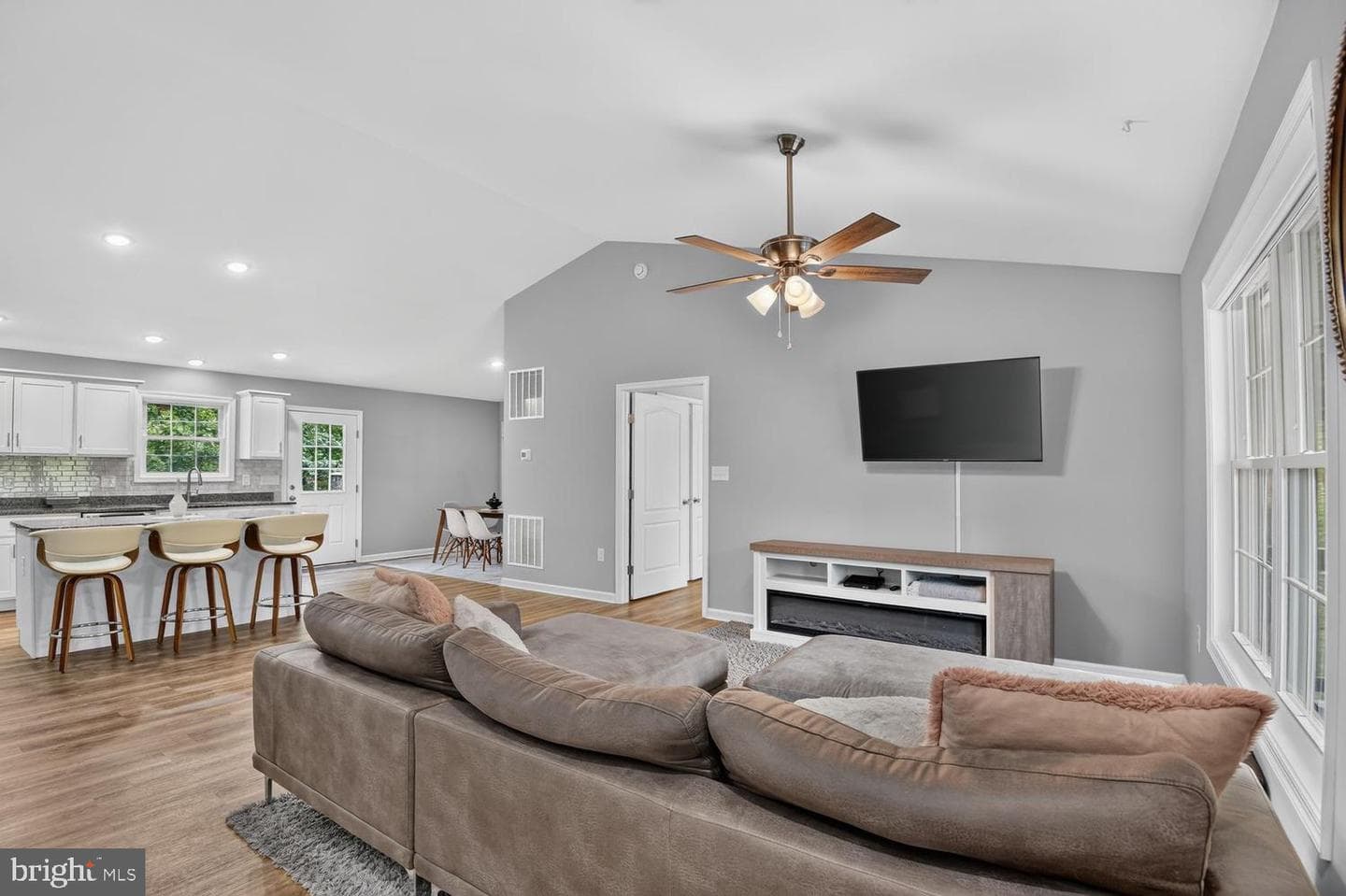 1674 Western Lane photo 15