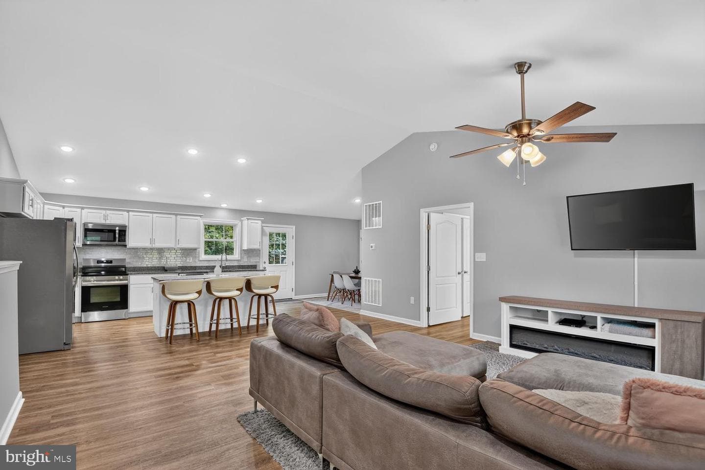 1674 Western Lane photo 16