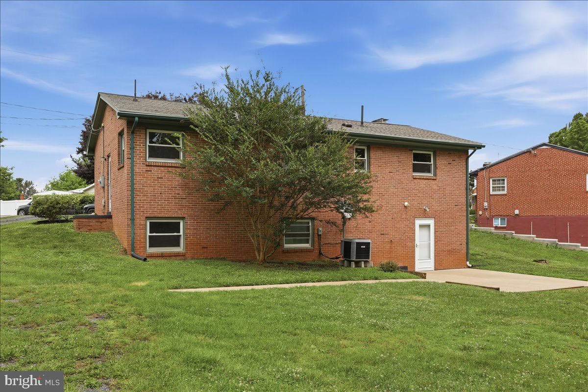494 Hamilton Circle photo 32