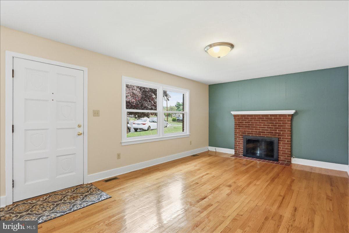 494 Hamilton Circle photo 4