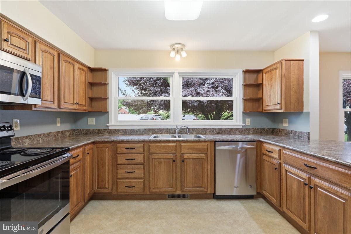 494 Hamilton Circle photo 8