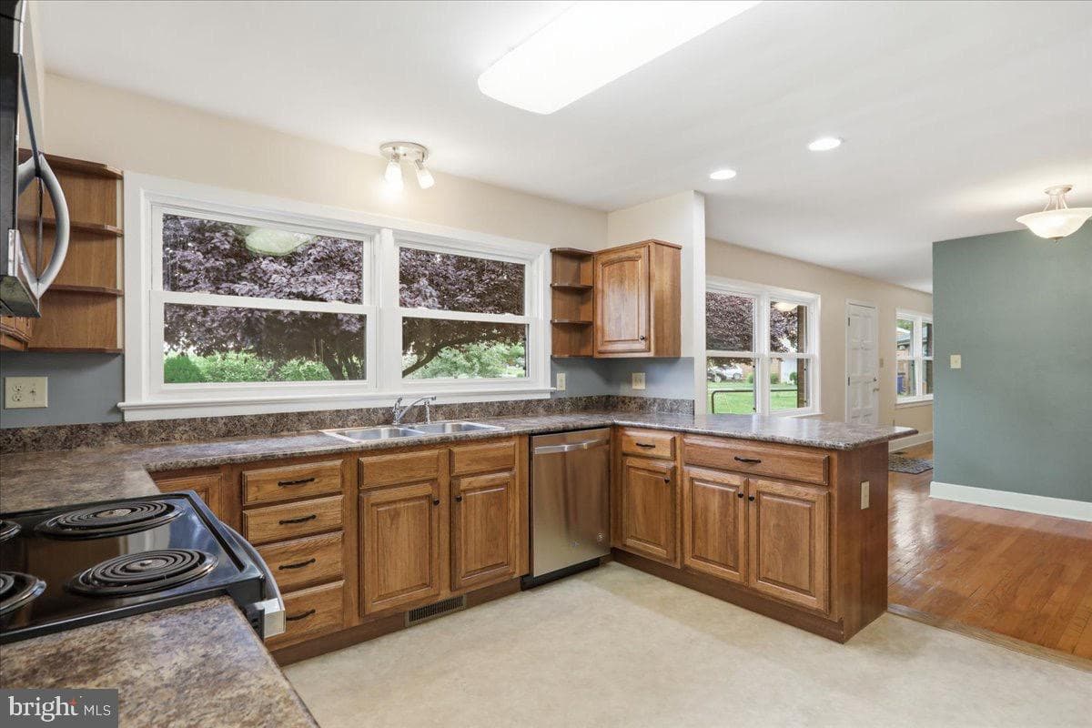 494 Hamilton Circle photo 9