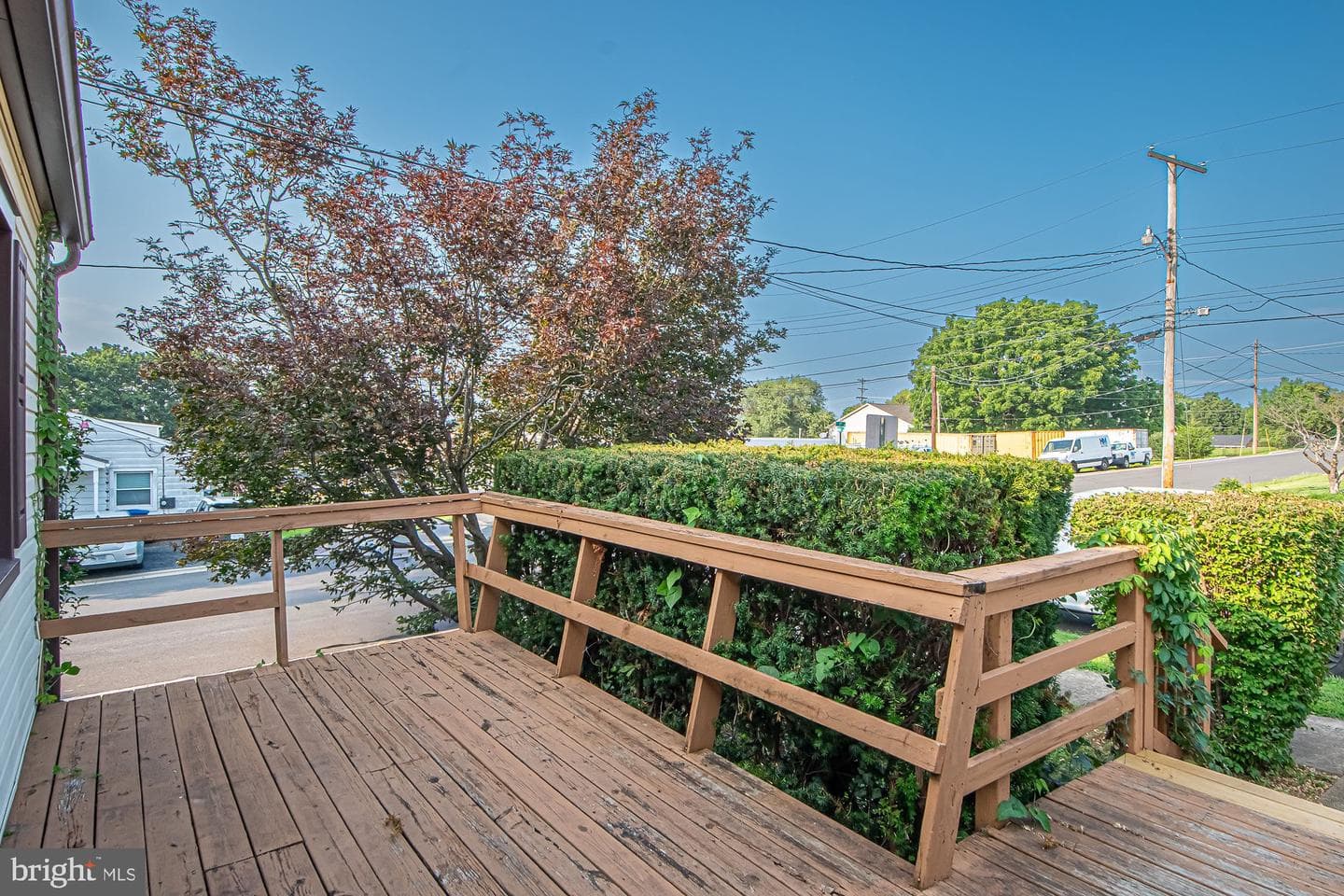 646 Belair Avenue photo 30