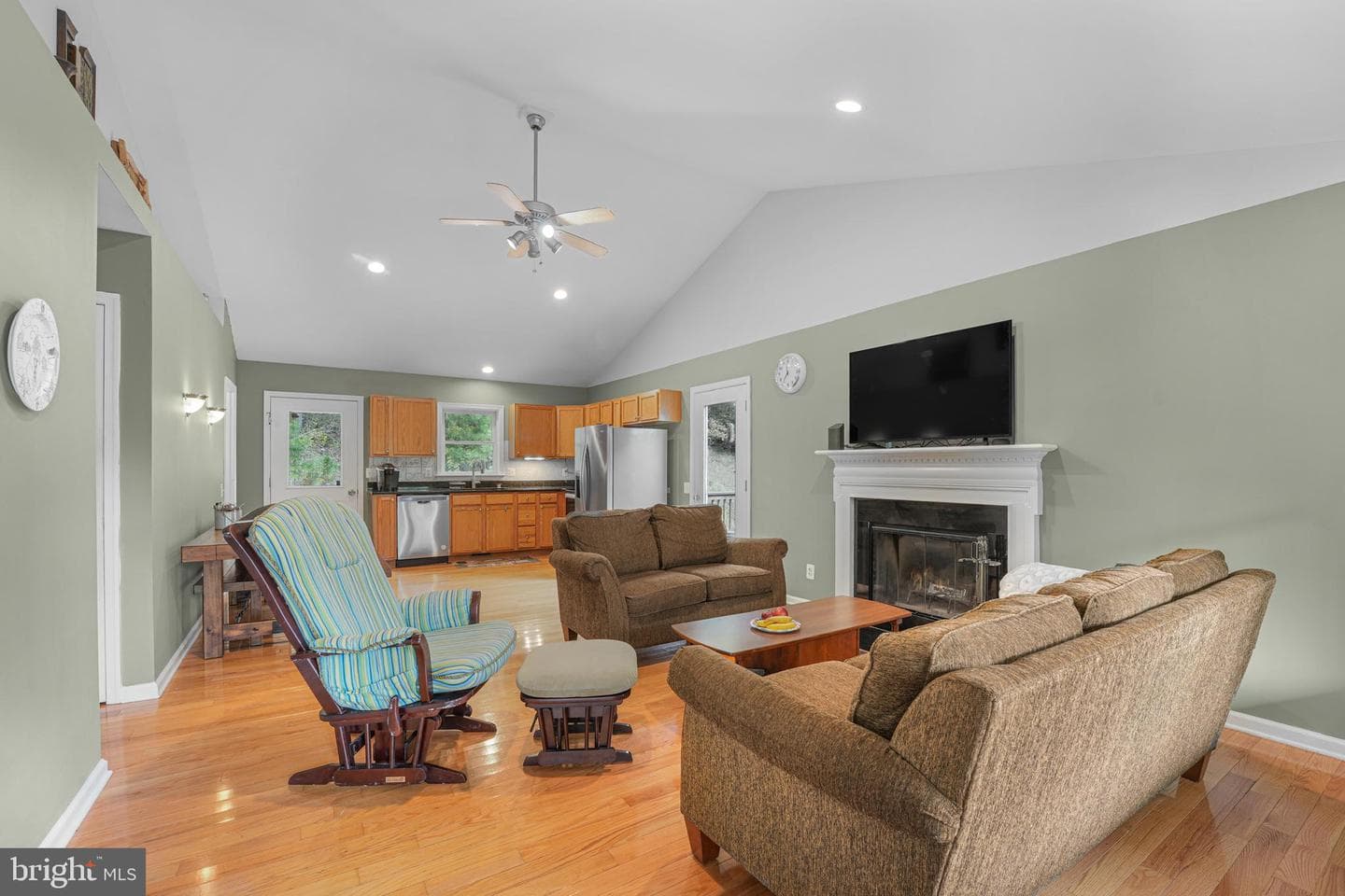 462 Gary Ln photo 18