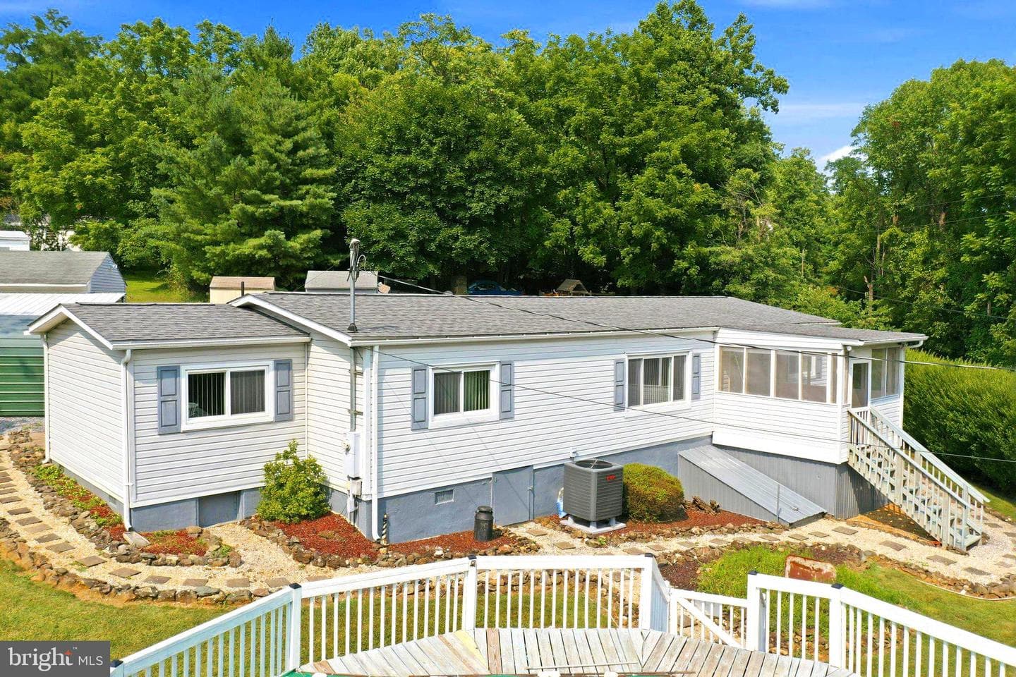 1233 Summit Point Drive, Front Royal