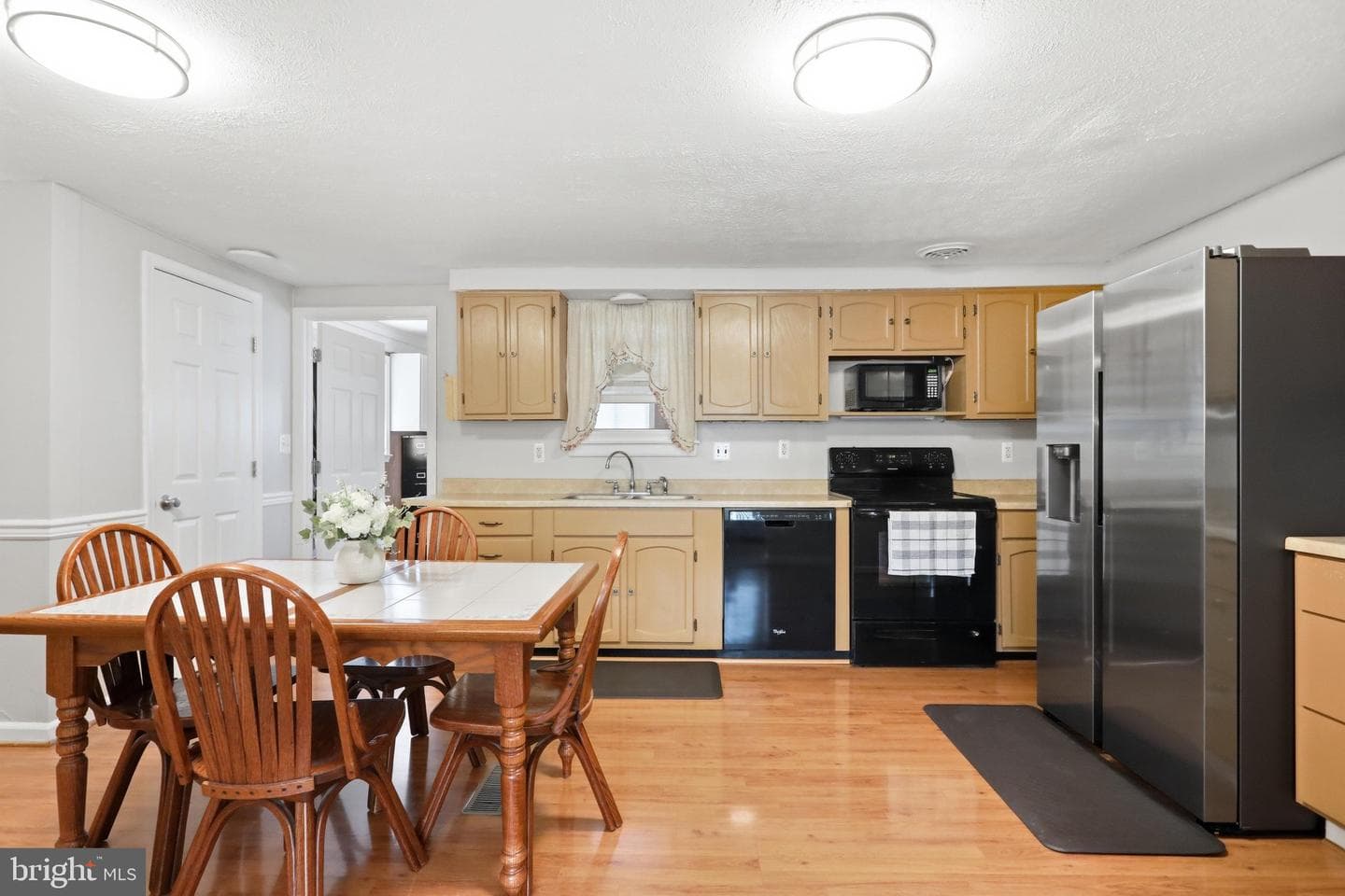 1233 Summit Point Drive photo 3
