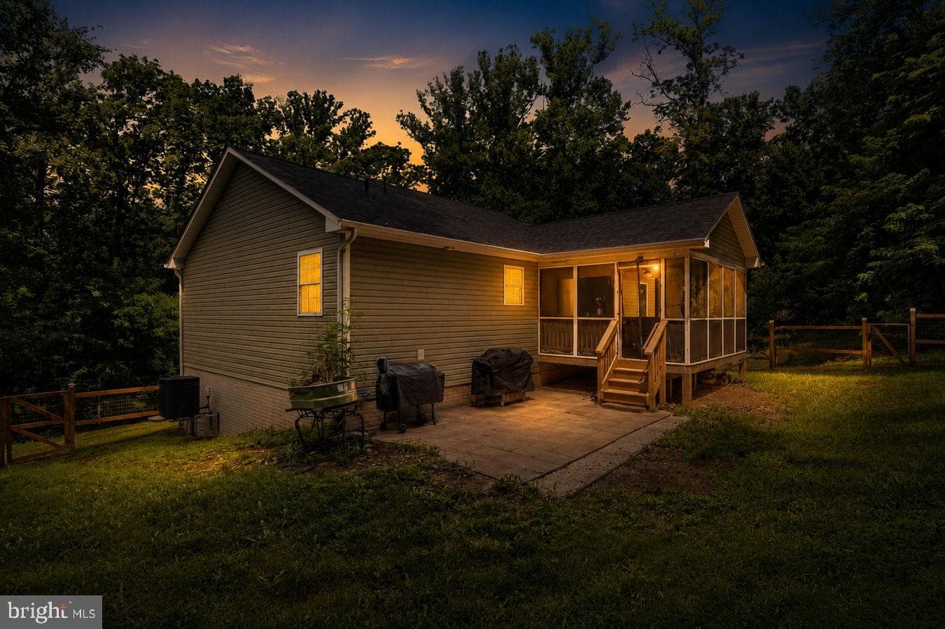 219 Woodpecker Way photo 35