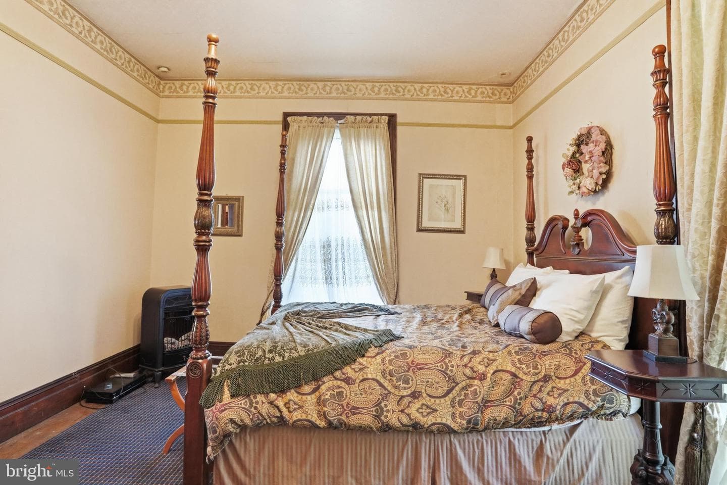 236 Riverside Drive photo 15