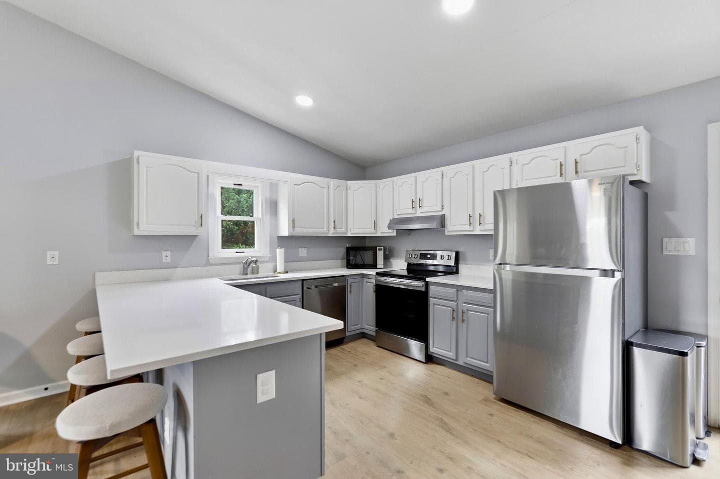 1179 Brook Court photo 4