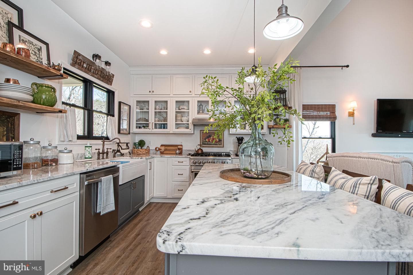 691 Sunset Village Road photo 27