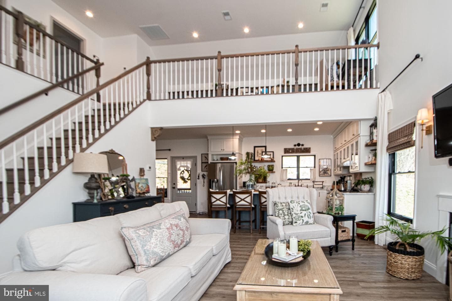 691 Sunset Village Road photo 40