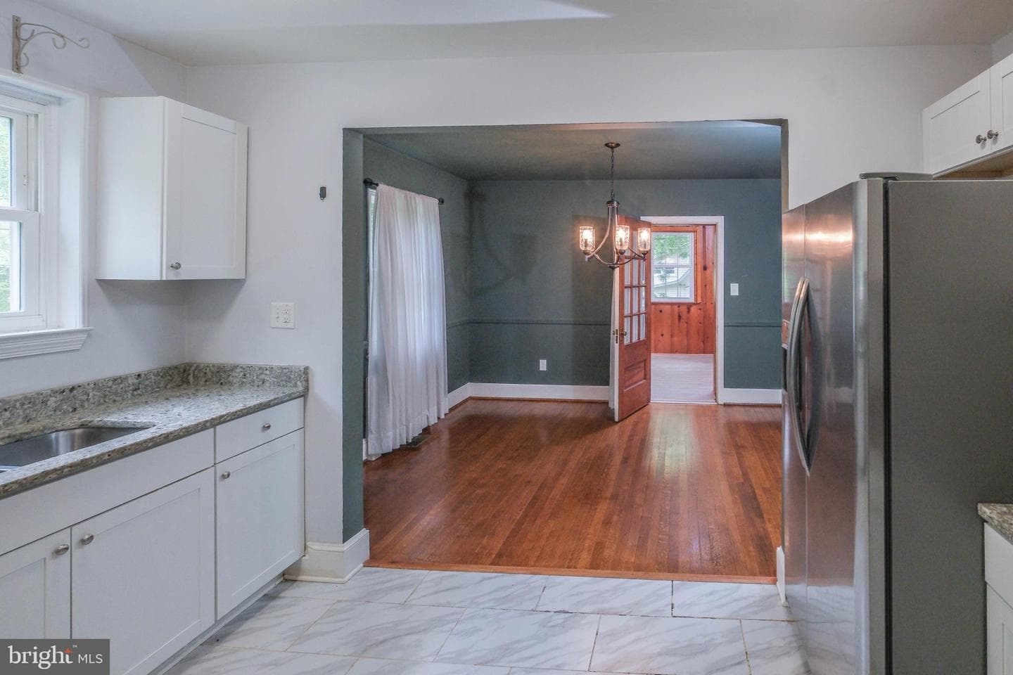 208 Salem Avenue photo 14