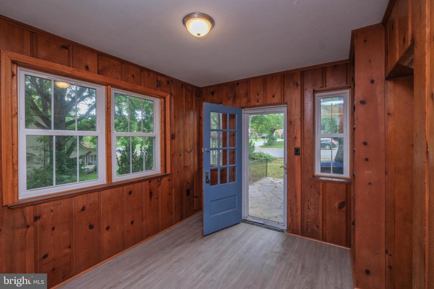 208 Salem Avenue photo 31