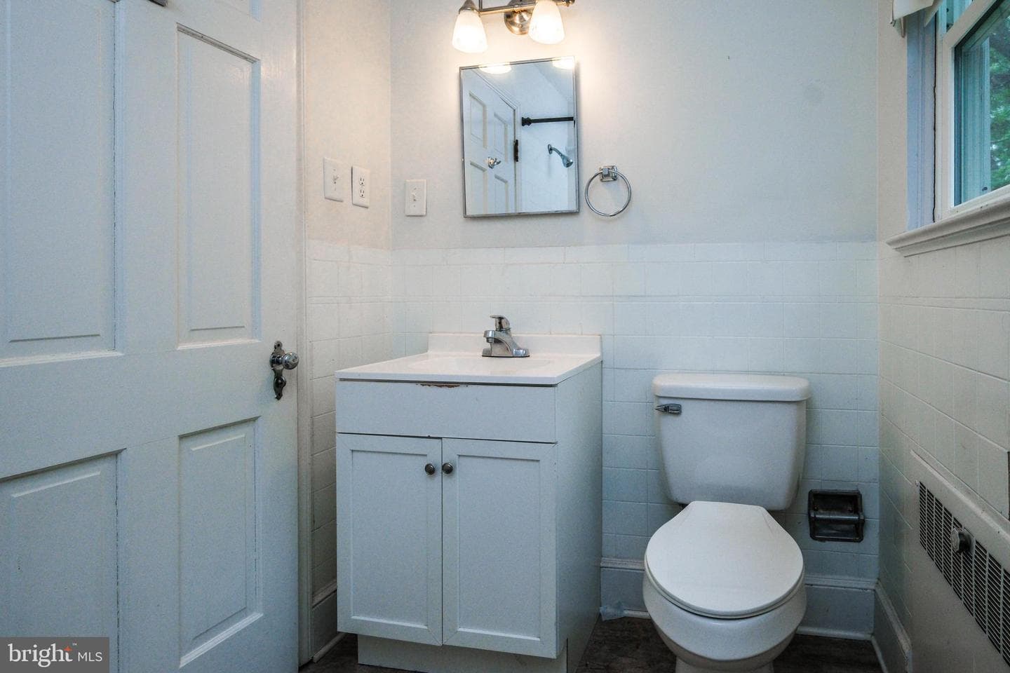 208 Salem Avenue photo 38