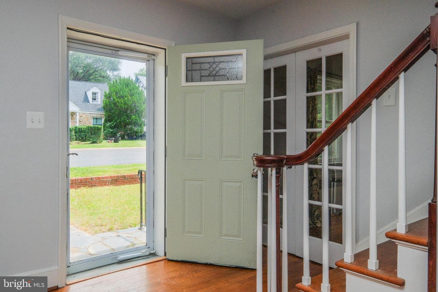 208 Salem Avenue photo 5