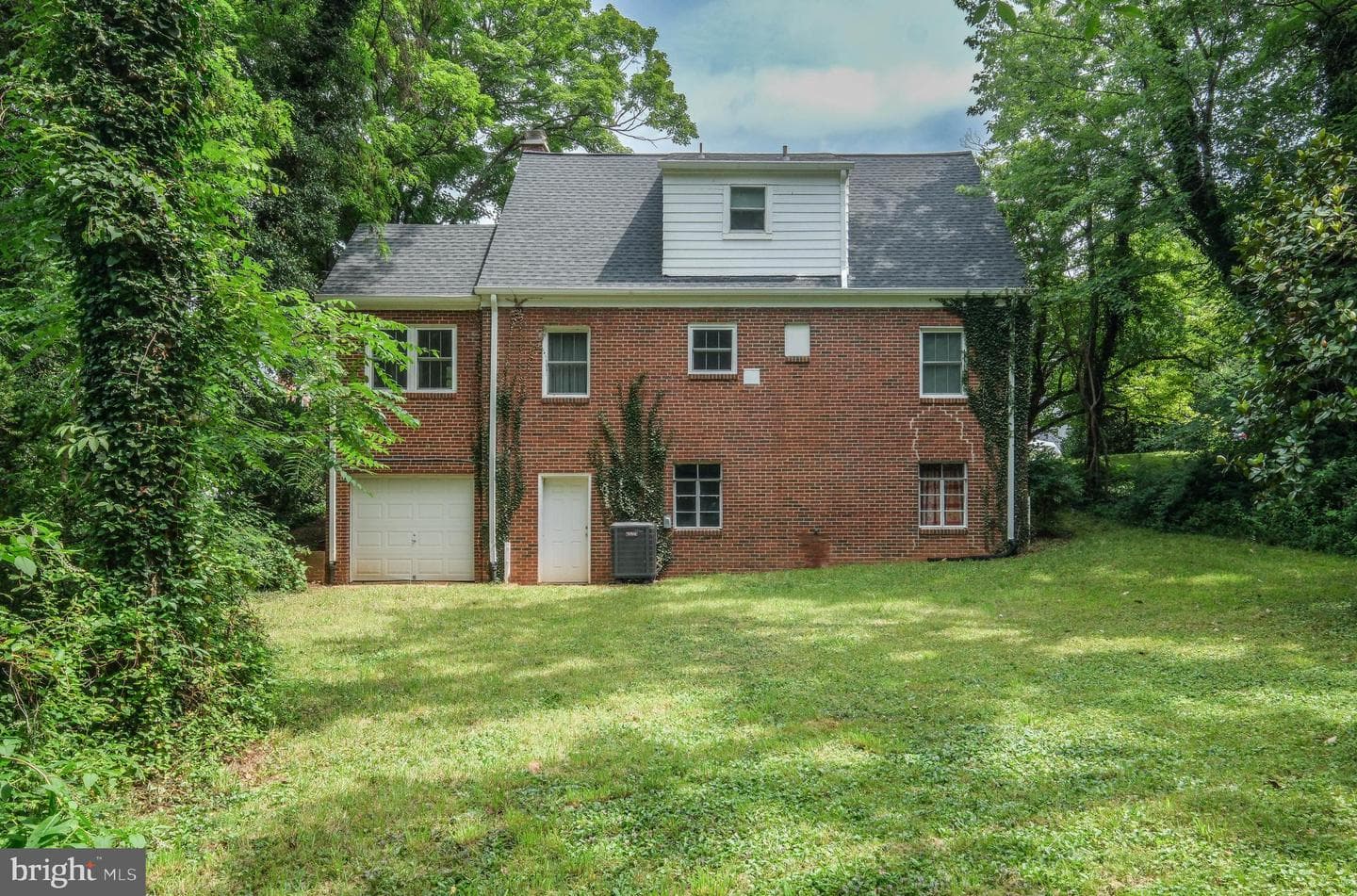 208 Salem Avenue photo 53