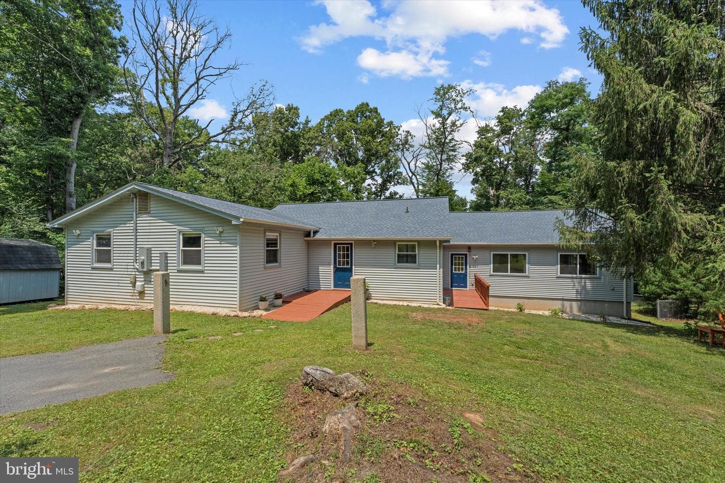 102 Bens Court photo 3