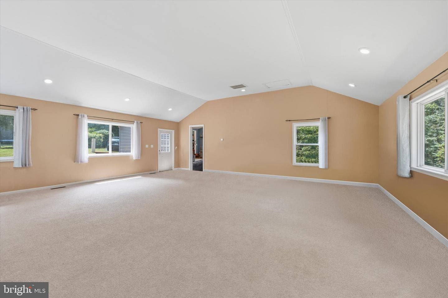102 Bens Court photo 30