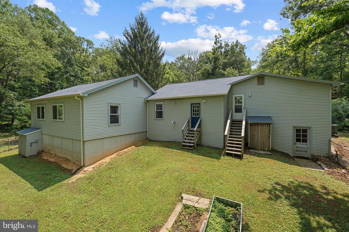 102 Bens Court photo 32