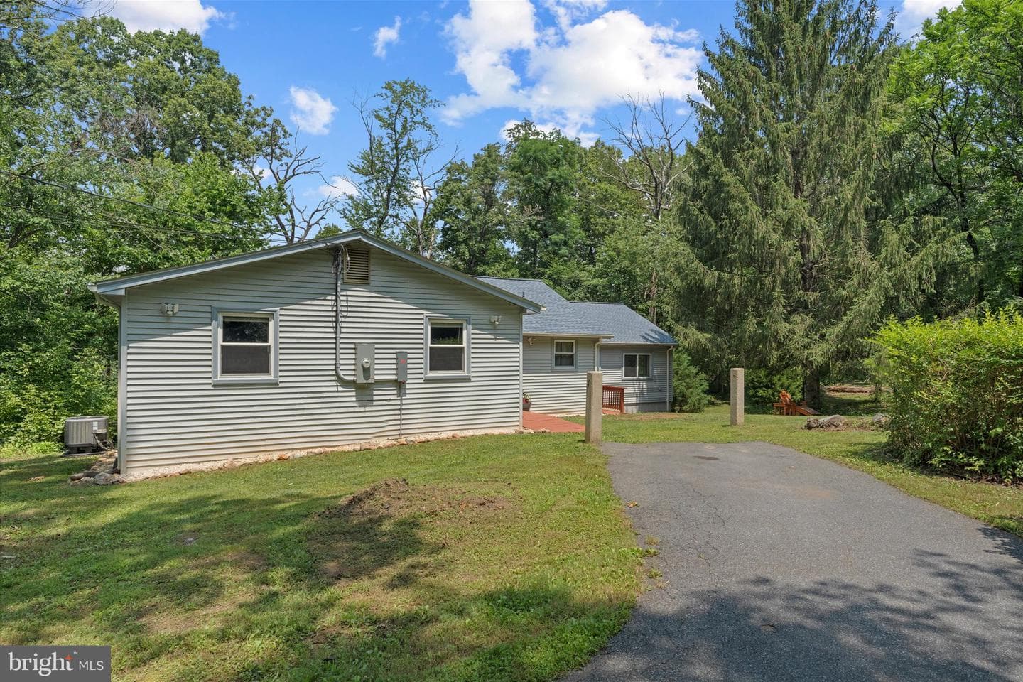 102 Bens Court photo 4