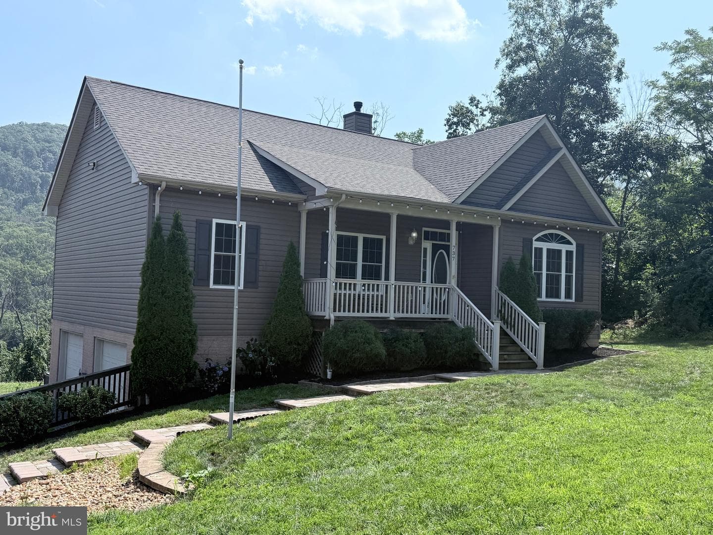 737 Lower Valley Road, Strasburg