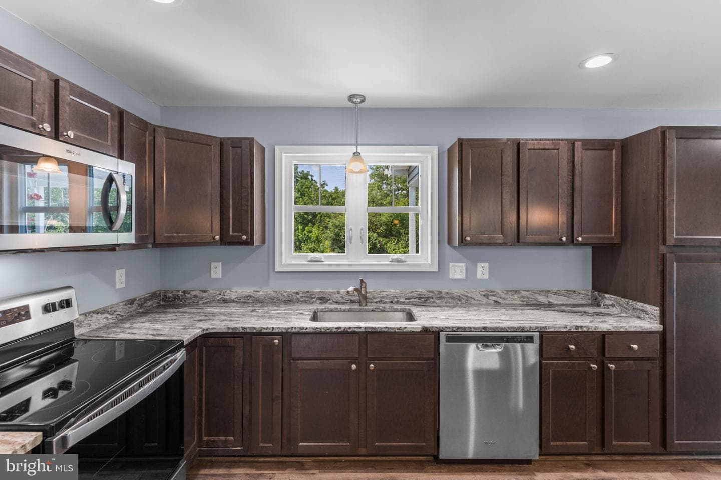 266 Riverside Drive photo 14