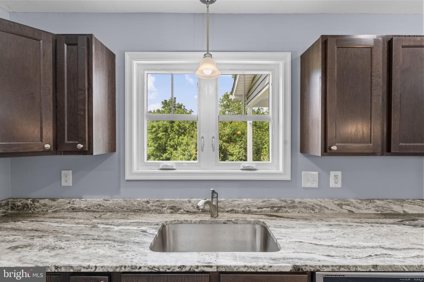 266 Riverside Drive photo 18
