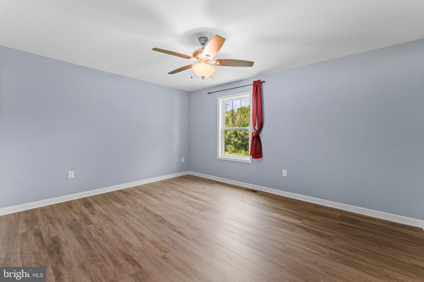 266 Riverside Drive photo 30
