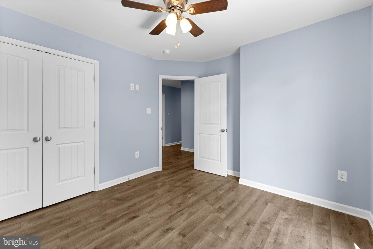266 Riverside Drive photo 38