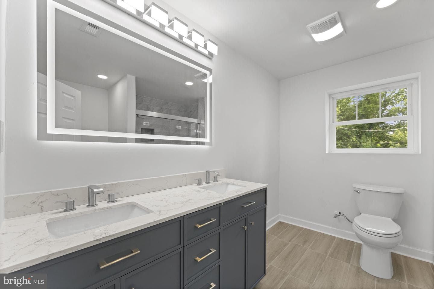 266 Riverside Drive photo 43