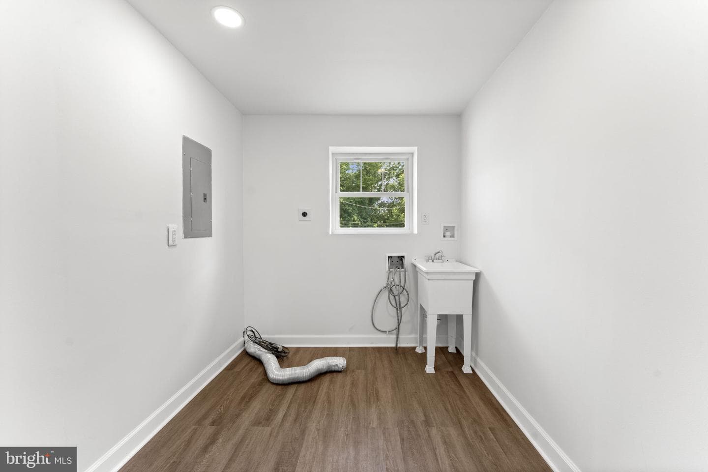 266 Riverside Drive photo 45