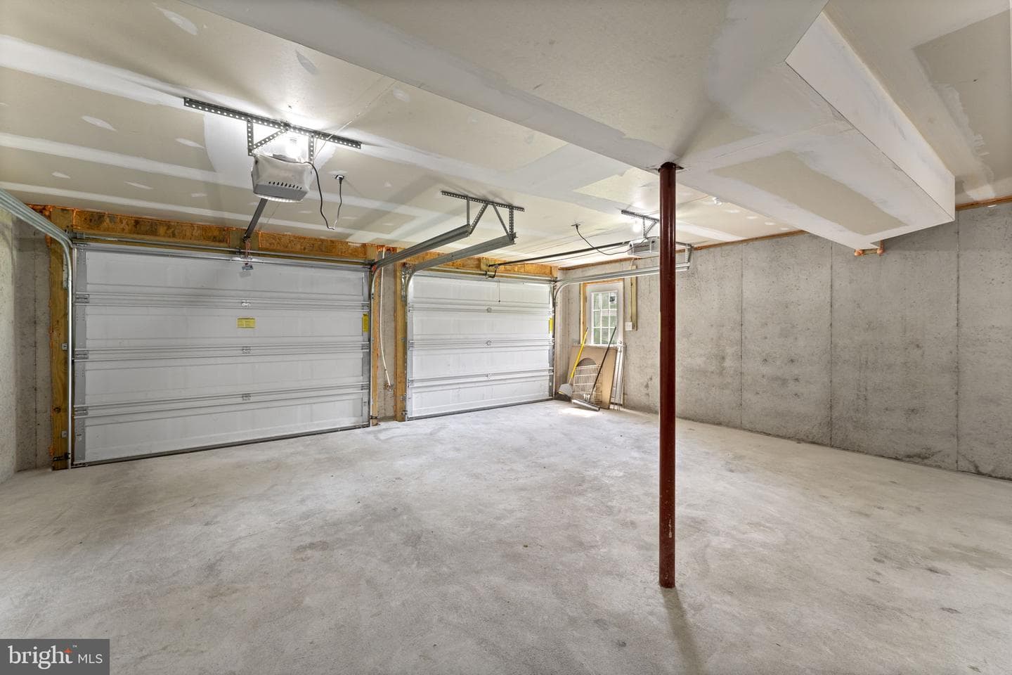 266 Riverside Drive photo 49