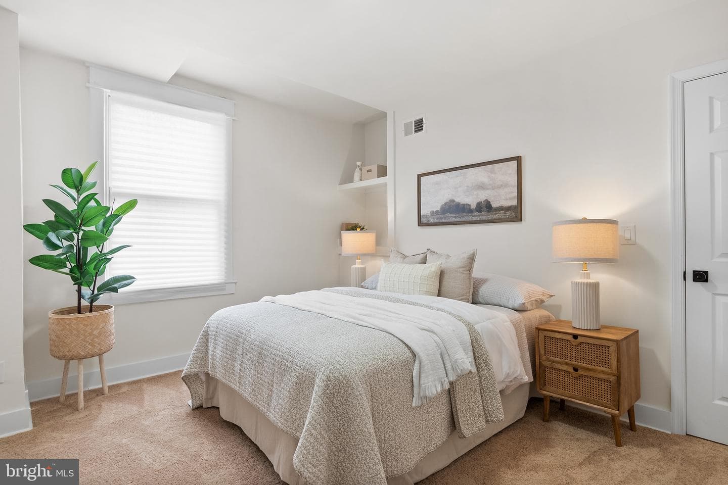 1101 Royal Avenue N photo 26