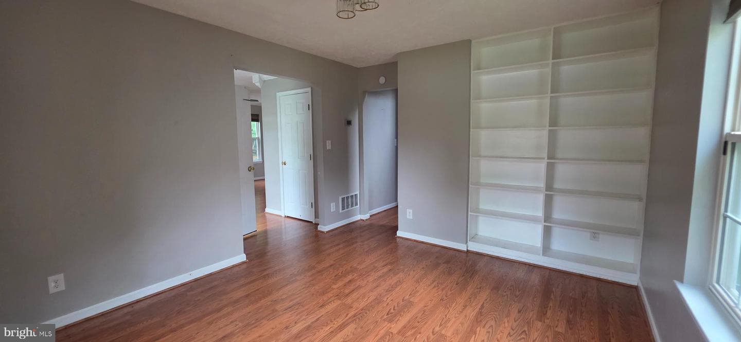 983 Meadow Court photo 10