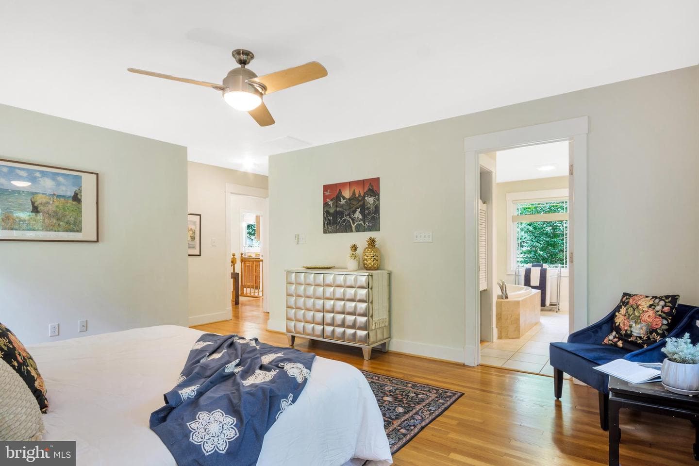 247 E Queens Drive photo 17