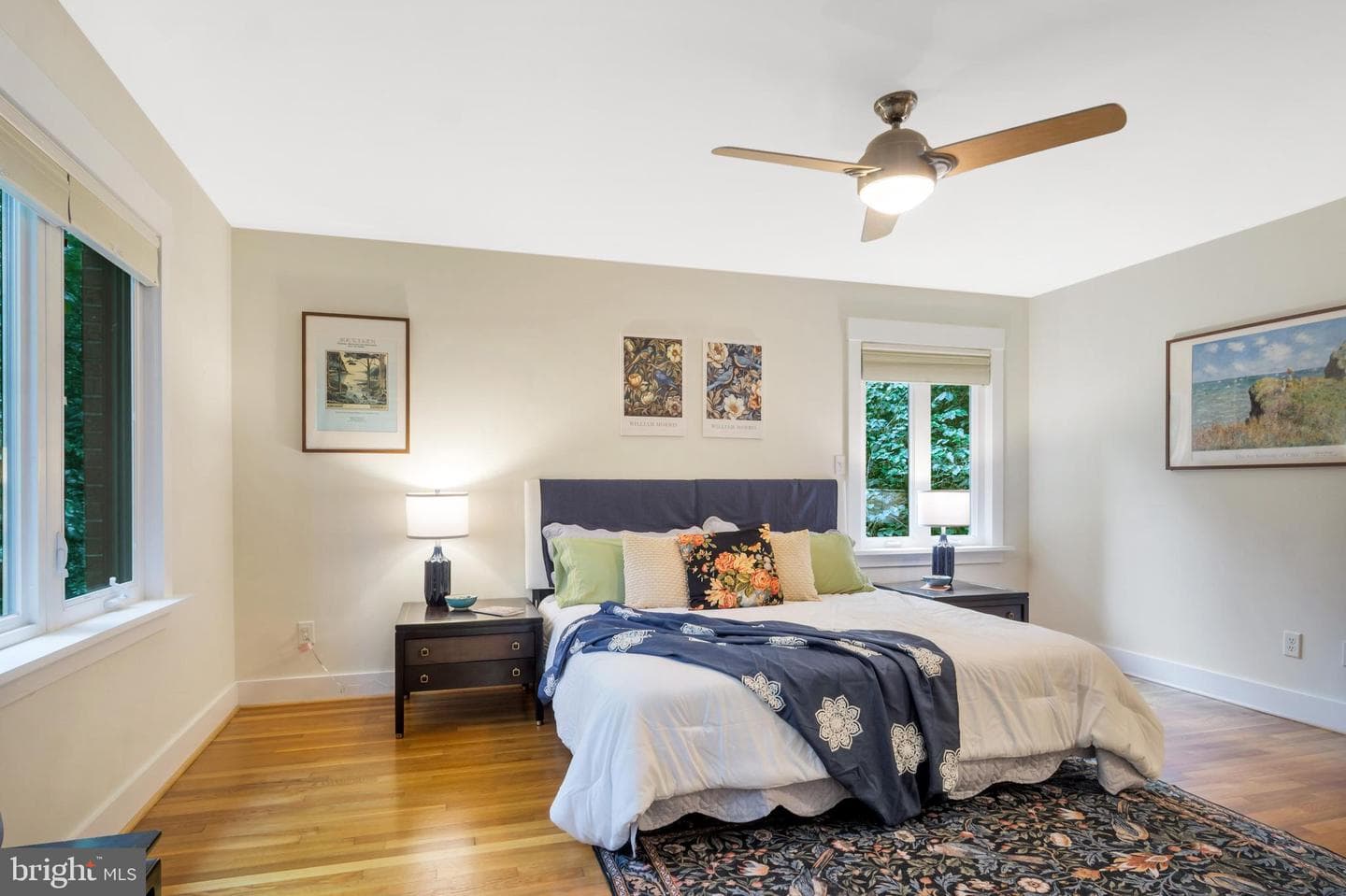 247 E Queens Drive photo 18