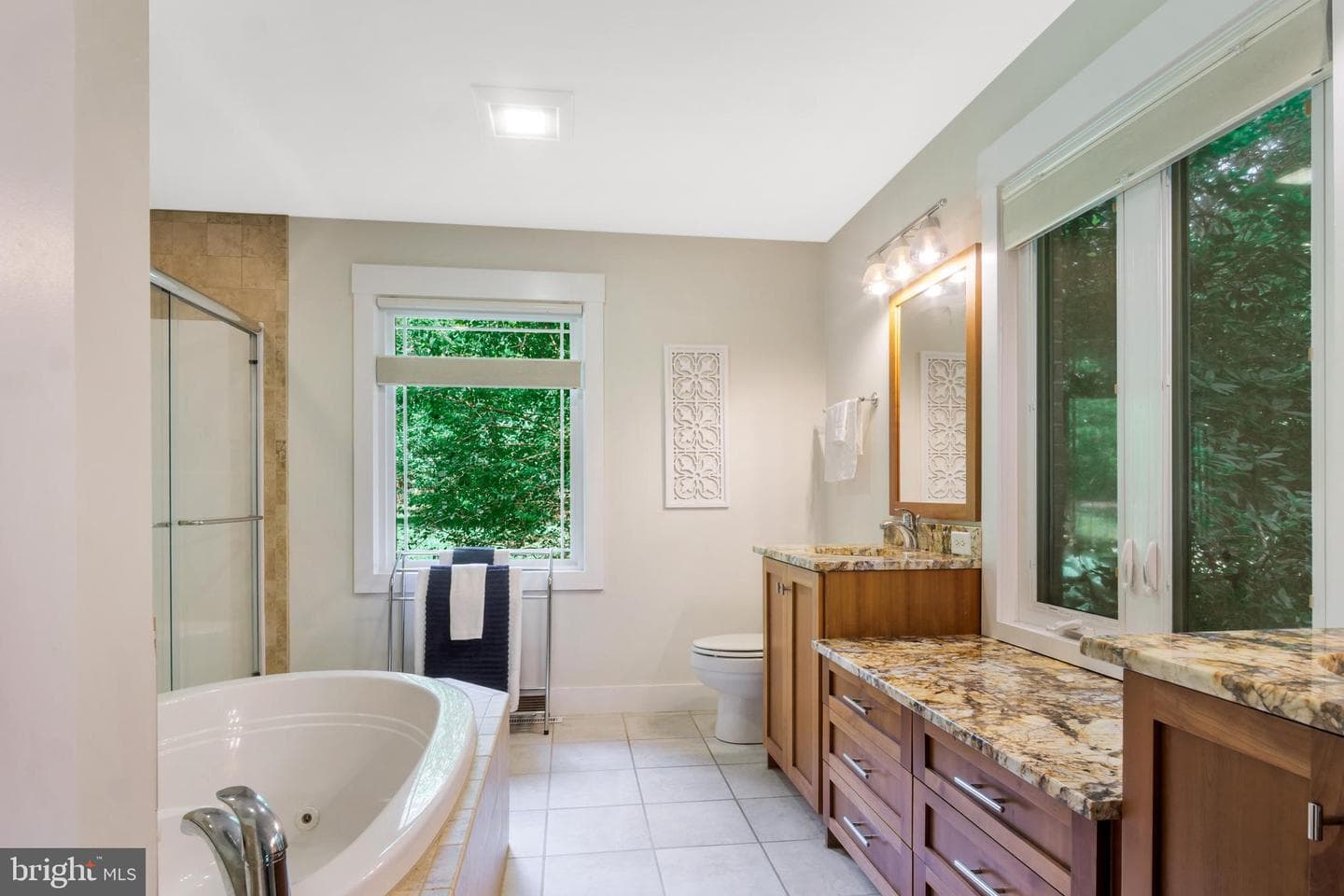 247 E Queens Drive photo 19