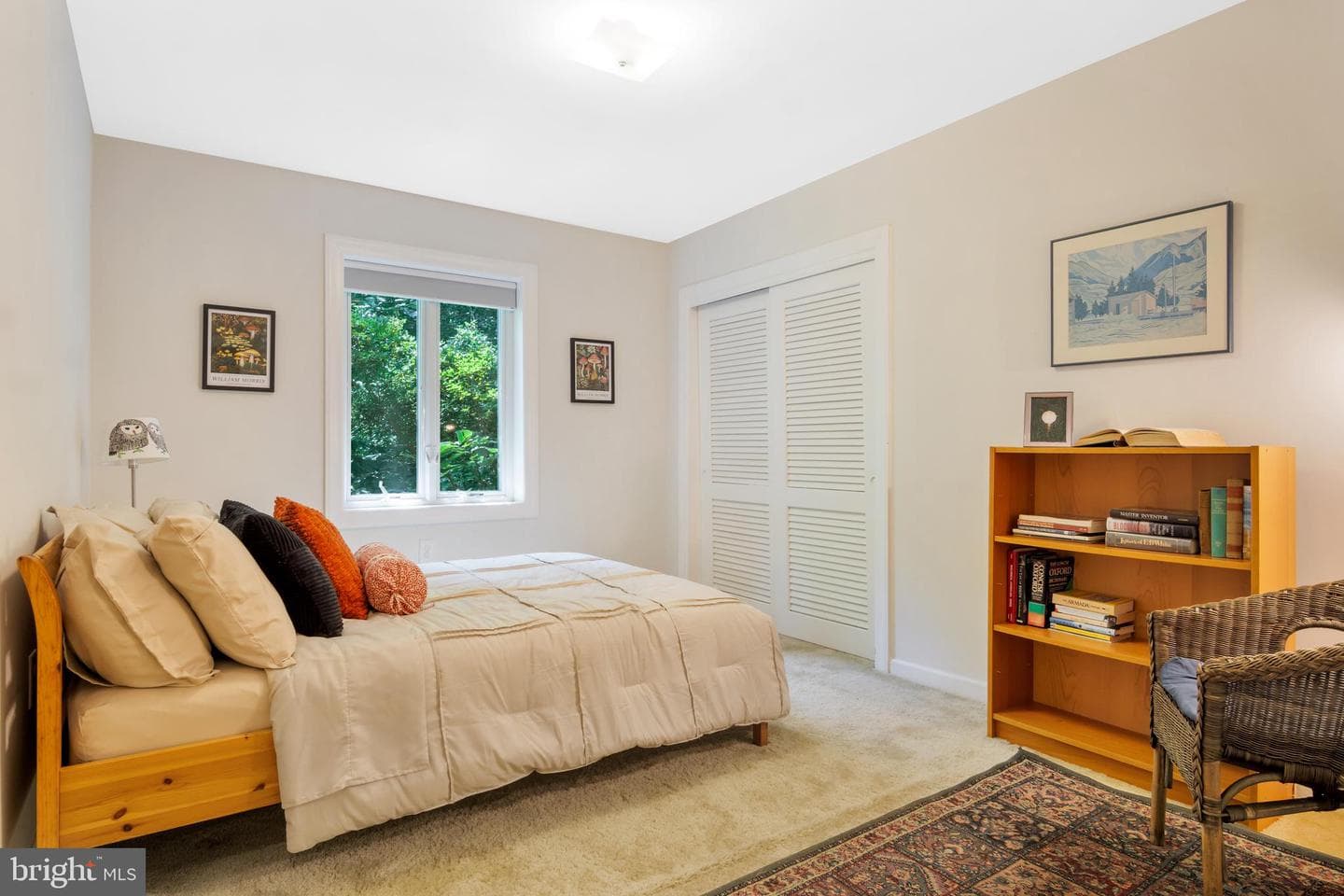 247 E Queens Drive photo 28
