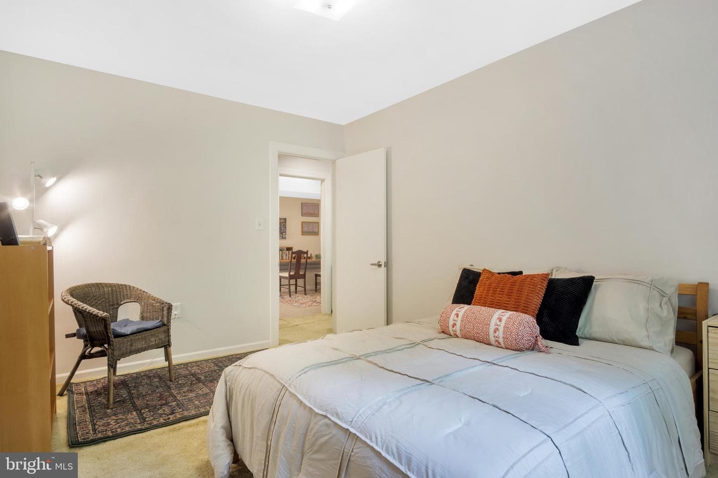 247 E Queens Drive photo 29